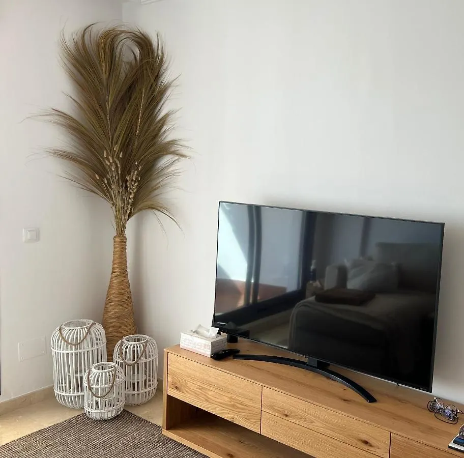 דירה קסרס 2 Bed Apt With Amazing Views